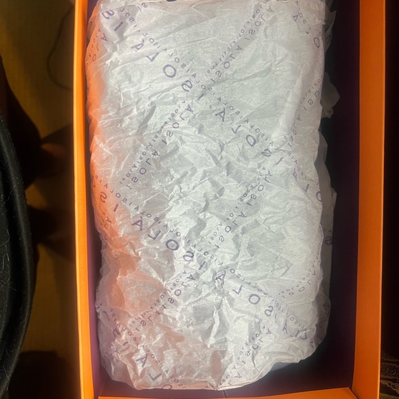 Isola Black Suede Block Heel Pump New in Box - Picture 8 of 11